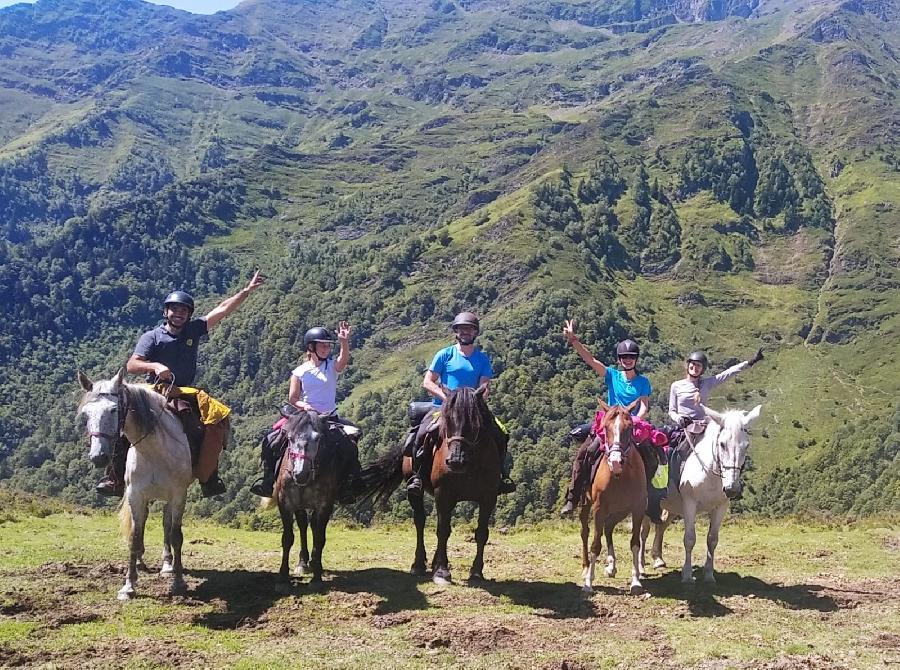 rando Balade  cheval Hautes-Pyrnes